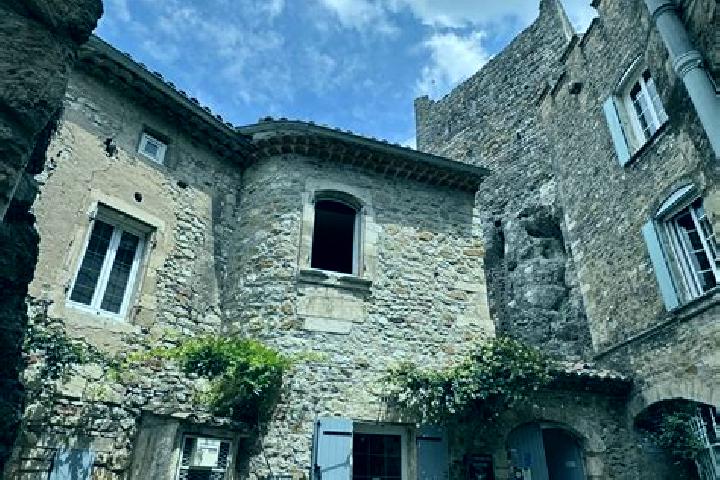Ivy, 37 — Escort in Pont-Saint-Vincent, France
