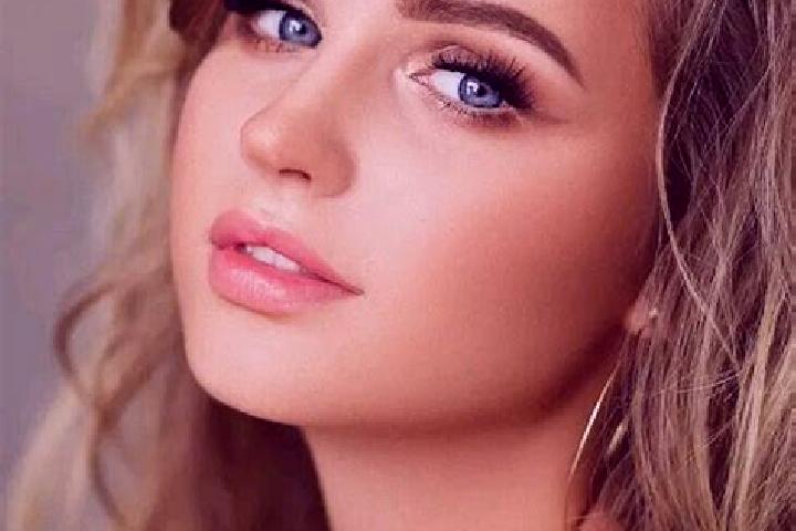 Ivy, 39, a dark blonde blue-eyed mediterranean companion based in Hefu. Offering BDSM, A-Level, Erotic Massage. Available for incall and outcall, overnight b...