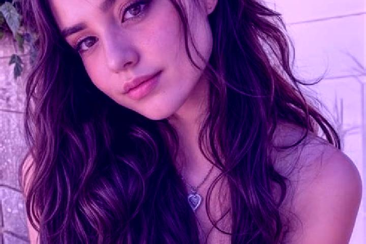 Jade, 20, a auburn brown-eyed asian companion based in Egenhausen. Offering A-Level, Dinner Date, OWO. Available for incall and outcall, day and evening dates.