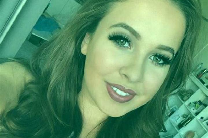 Jade, 20, a red brown-eyed european companion based in Vaux-sous-Chevremont. Offering 69, Erotic Massage, GFE, Girlfriend Experience. Available for incall an...