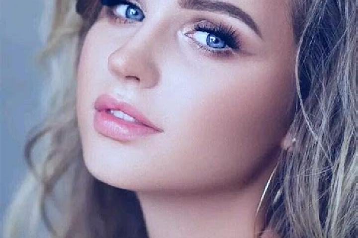 Jade, 21, a dark blonde blue-eyed caribbean companion based in Donja Mahala. Offering Travel Companion, Party Girl, Erotic Massage, CIM. Available for incall...