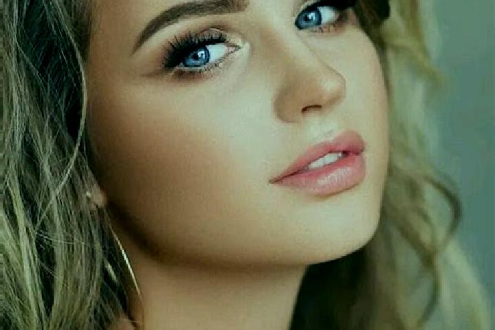 Jade, 21, a dark blonde blue-eyed mediterranean companion based in Claremont. Offering Dinner Date, Erotic Massage, Party Girl, Duos, Striptease. Available f...