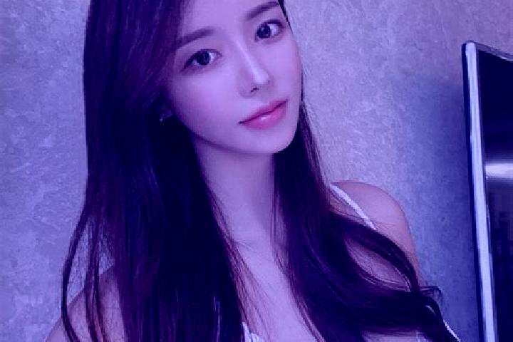 Jade, 21 — Escort in Huochang, China