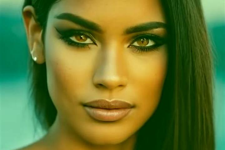 Jade, 22, a auburn amber-eyed latina companion based in Eminence. Offering Striptease, Tantra, Domination. Available for incall and outcall, overnight bookin...