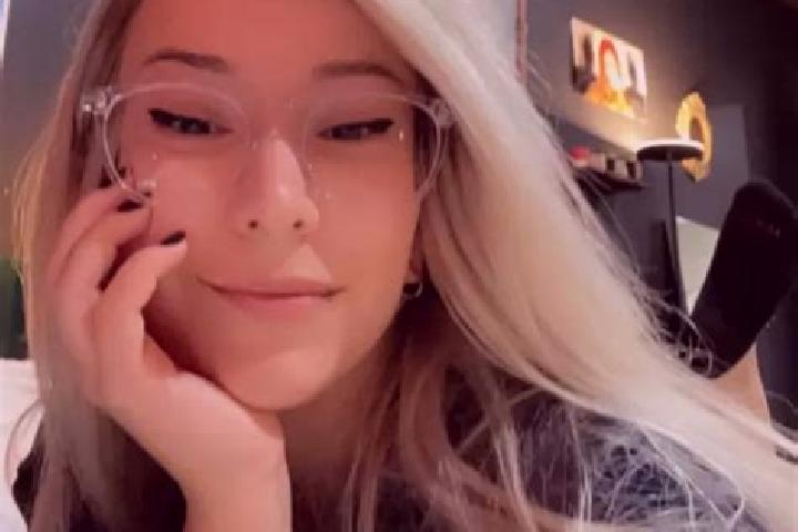 Jade, 22, a blonde grey-eyed indian companion based in Tinton Falls. Offering Erotic Massage, Domination, OWO, GFE. Available for incall and outcall, overnig...