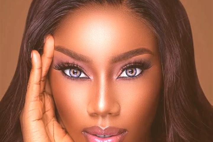 Jade, 22, a chestnut blue-eyed ebony companion based in Citajur. Offering Dinner Date, Tantra, Erotic Massage, OWO. Available for incall and outcall, day and...