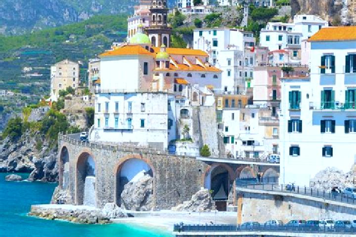 Jade, 22 — Escort in Colubro, Italy