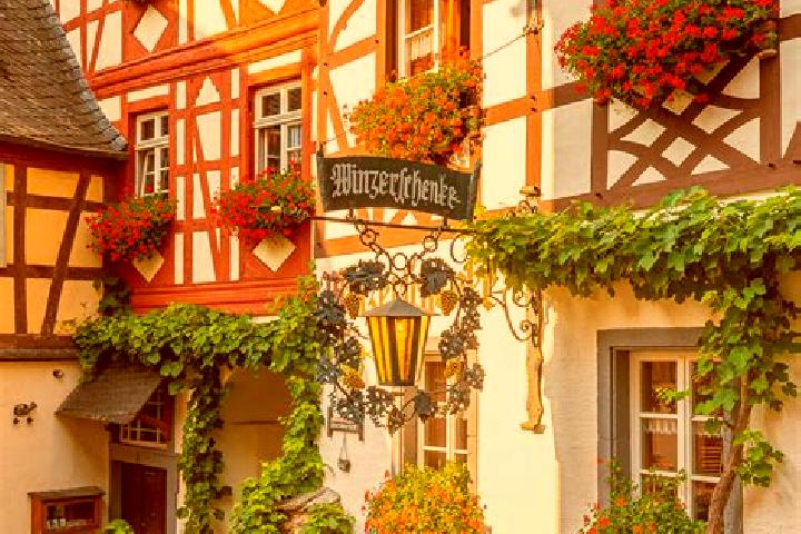 Jade, 22 — Escort in Montenich, Germany