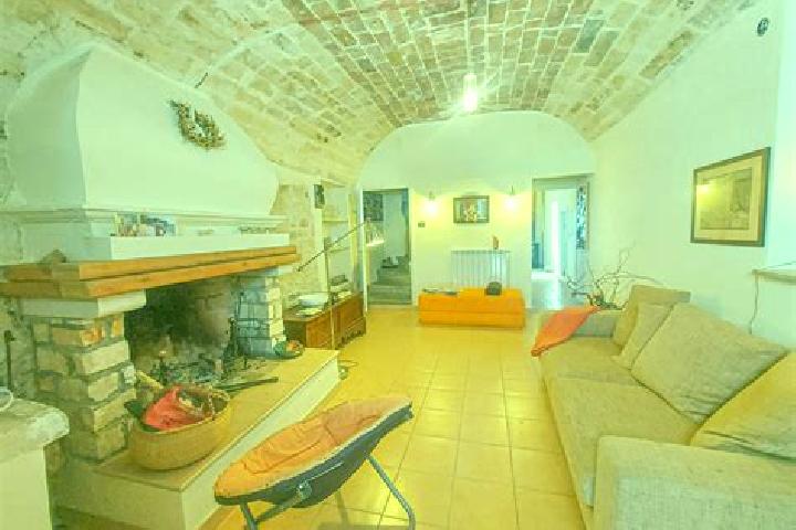 Jade, 22 — Escort in Pennapiedimonte, Italy