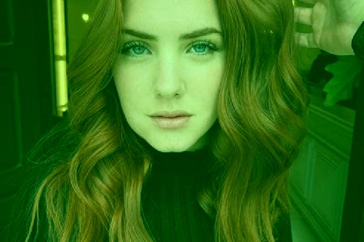 Jade, 23, a auburn blue-eyed mixed companion based in Nova Esperanca. Offering Massage, Duos, GFE, OWO. Available for incall and outcall, day and evening dates.