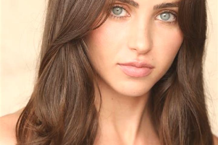 Jade, 23, a brunette brown-eyed latina companion based in Essoyes. Offering Girlfriend Experience, Erotic Massage, Overnight, Prostate Massage. Available for...