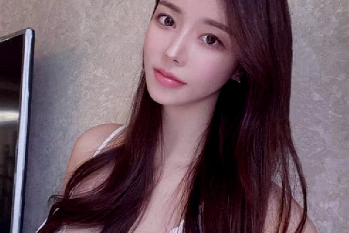 Jade, 23 — Escort in Muliang, China
