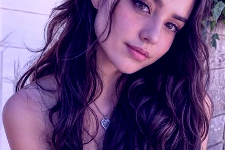 Jade, 25, a auburn amber-eyed middle eastern companion based in Simba. Offering Girlfriend Experience, Roleplay, OWO. Available for incall and outcall, overn...