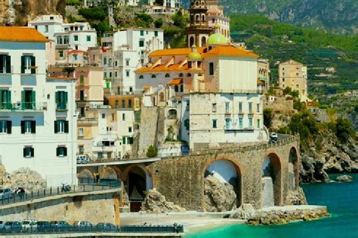Jade, 25 — Escort in Giuliano, Italy