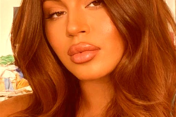 Jade, 26, a auburn brown-eyed latina companion based in Vilabertran. Offering GFE, Duos. Available for incall and outcall, overnight bookings available.