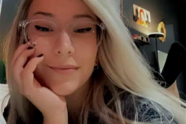 Jade, 26, a blonde amber-eyed indian companion based in Busum. Offering Prostate Massage, GFE, Striptease, Deep French Kissing. Available for incall and outc...