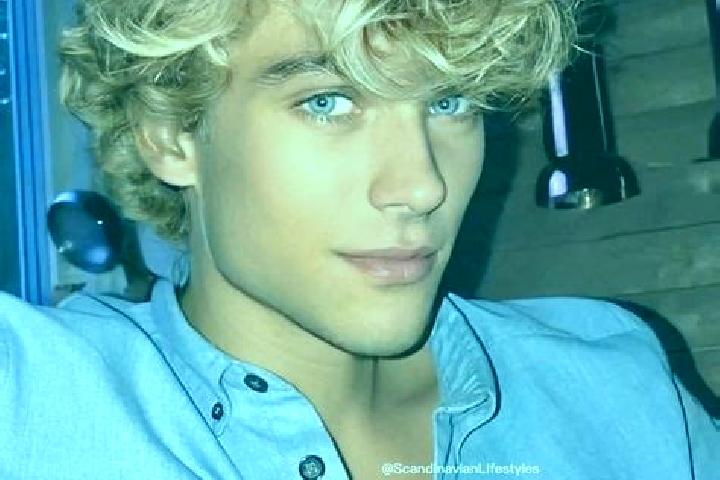 Jade, 27, a blonde grey-eyed middle eastern companion based in Arth. Offering Tantra, CIM, Couples, Girlfriend Experience. Available for incall and outcall, ...