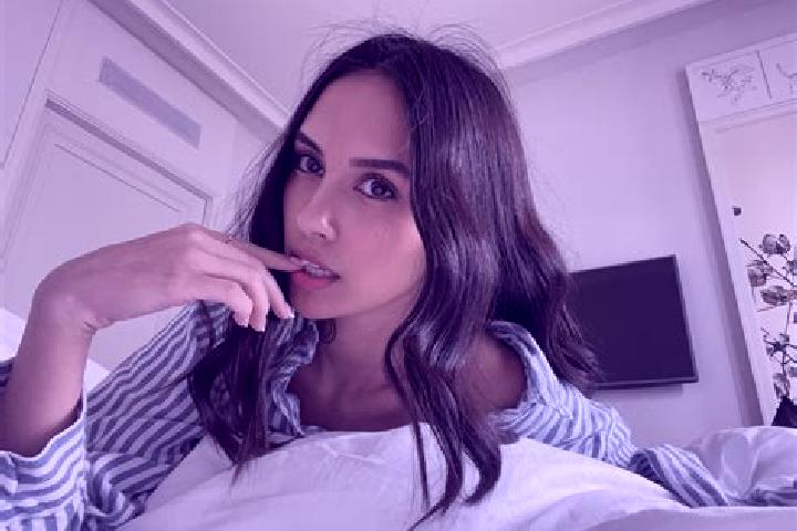 Jade, 27, a brunette dark-eyed caribbean companion based in Caldas de Reis. Offering Fetish, CIM, Travel Companion, Girlfriend Experience, Massage. Available...
