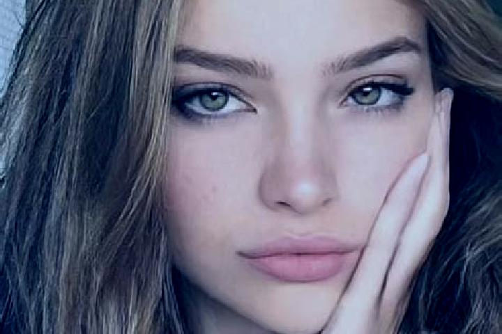 Jade, 28, a dark blonde dark-eyed mediterranean companion based in Stutzengrun. Offering Roleplay, A-Level, Striptease, Party Girl, Erotic Massage. Available...