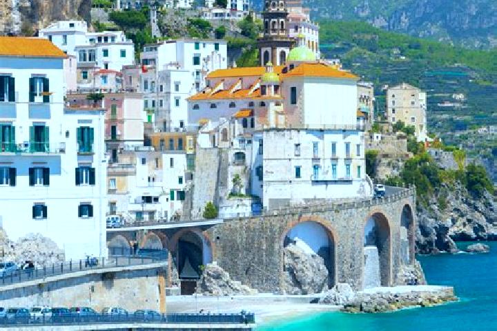 Jade, 29 — Escort in Ponte d Assi, Italy