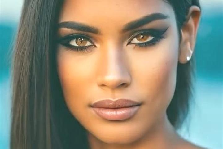 Jade, 31, a red dark-eyed latina companion based in Tavazzano. Offering GFE, Couples, Roleplay, Overnight. Available for incall and outcall, day and evening ...