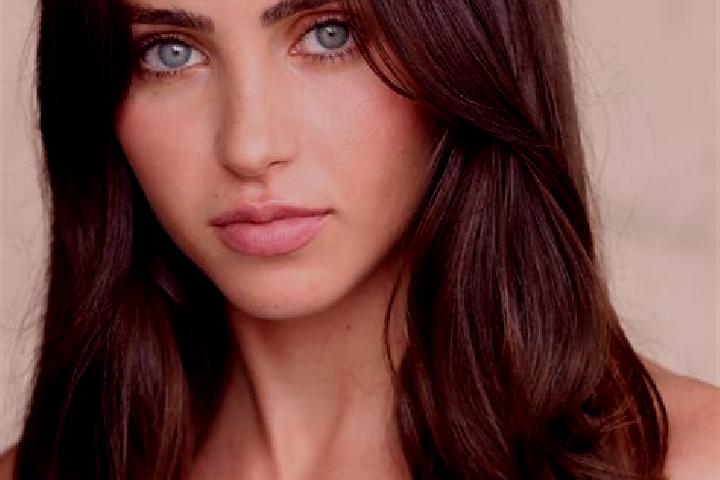Jade, 33, a brunette dark-eyed caucasian companion based in Calan. Offering Prostate Massage, Duos, BDSM. Available for incall and outcall, day and evening d...