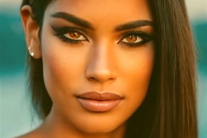 Jade, 34, a auburn dark-eyed latina companion based in Derekoey. Offering Duos, Dinner Date, 69. Available for incall and outcall, day and evening dates.