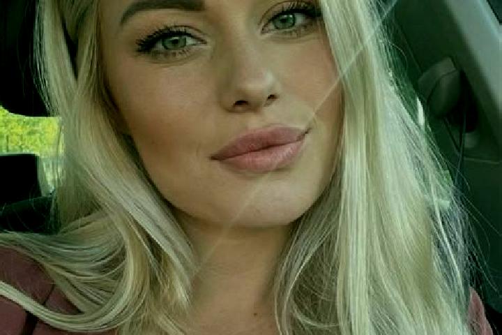 Jade, 34, a blonde hazel-eyed latina companion based in Ciocaia. Offering BDSM, Prostate Massage, Tantra. Available for incall and outcall, overnight booking...