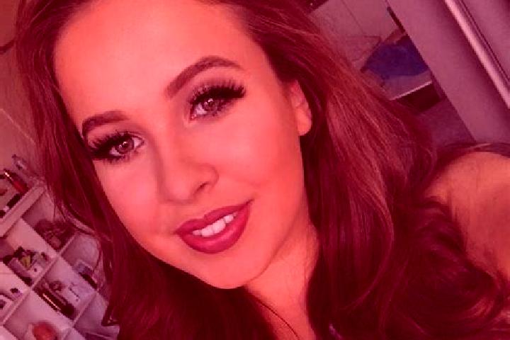 Jade, 35, a brunette grey-eyed slavic companion based in Lajedinho. Offering OWO, Prostate Massage, Party Girl, Erotic Massage. Available for incall and outc...