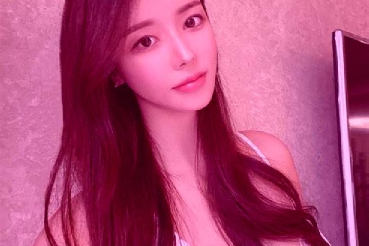Jade, 35 — Escort in Youhuai, China
