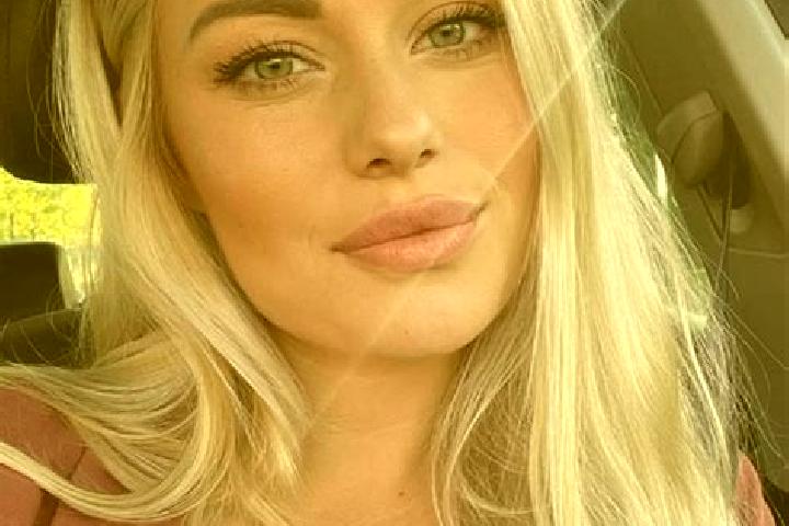 Jade, 36, a blonde hazel-eyed ebony companion based in Cojimies. Offering Massage, OWO, Deep French Kissing, Fetish. Available for incall and outcall, overni...