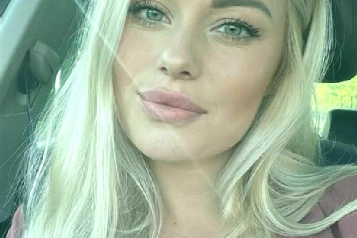 Jade, 36, a blonde hazel-eyed mixed companion based in Balatonkenese. Offering Striptease, Couples, BDSM, Travel Companion, GFE. Available for incall and out...