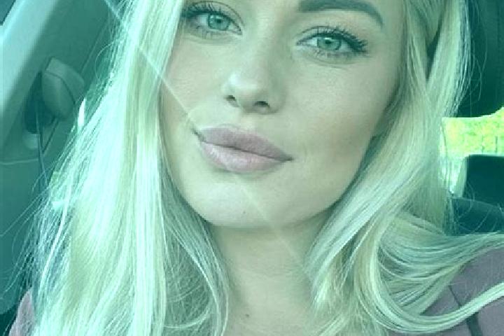 Jade, 37, a blonde hazel-eyed mixed companion based in Vrboska. Offering Prostate Massage, OWO, Girlfriend Experience. Available for incall and outcall, day ...