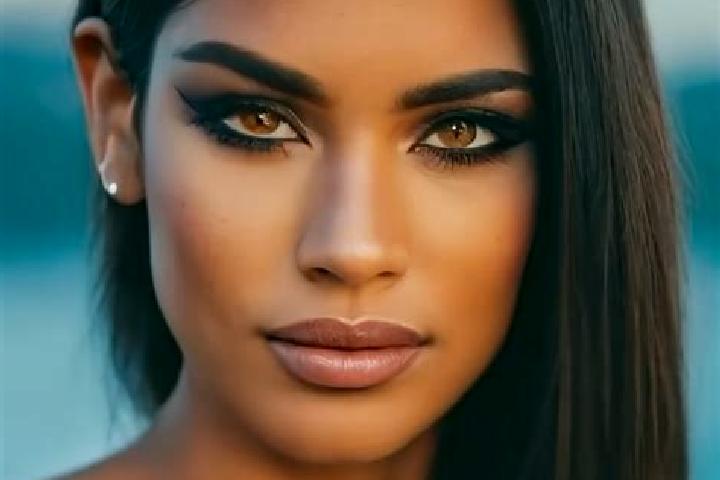 Jade, 38, a chestnut amber-eyed latina companion based in San Ignacio. Offering OWO, Tantra, Couples. Available for incall and outcall, day and evening dates.