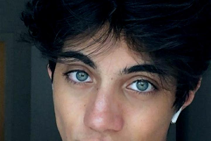 Jade, 39, a chestnut dark-eyed caucasian companion based in Mecadan. Offering Prostate Massage, Couples. Available for incall and outcall, overnight bookings...