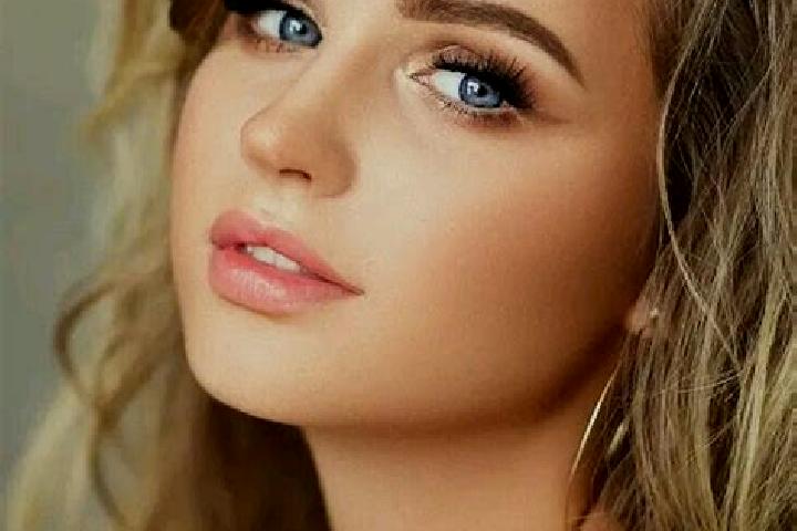 Jade, 39, a dark blonde blue-eyed ebony companion based in Aldehuela de Liestos. Offering Travel Companion, Deep French Kissing, Tantra, Party Girl. Availabl...