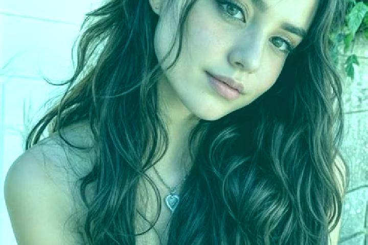 Kinsley, 20, a auburn hazel-eyed caribbean companion based in Chiprana. Offering Travel Companion, Dinner Date, Overnight, OWO. Available for incall and outc...
