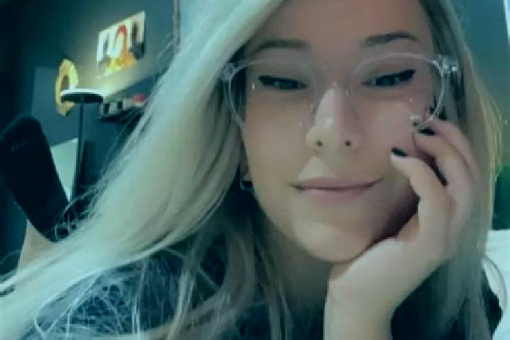 Kinsley, 20, a blonde dark-eyed mixed companion based in Dehylov. Offering Couples, Overnight, Travel Companion, Domination, Erotic Massage. Available for in...