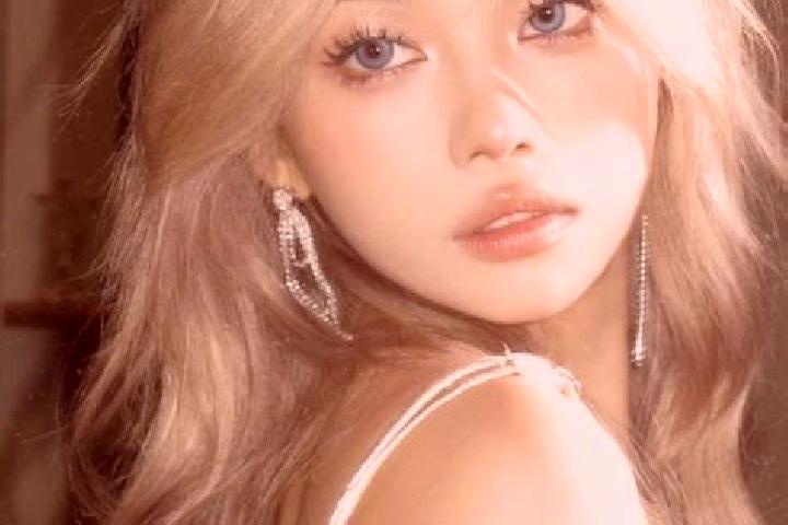 Kinsley, 20, a platinum blonde green-eyed asian companion based in Unterfreundorf. Offering Overnight, Duos, OWO. Available for incall and outcall, overnight...