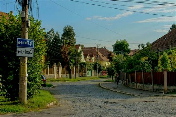 Kinsley, 20 — Escort in Caciulatesti, Romania