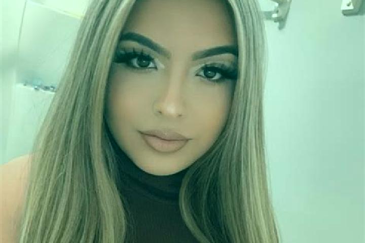 Kinsley, 21, a blonde amber-eyed latina companion based in Sholavandan. Offering Duos, OWO, Overnight. Available for incall and outcall, day and evening dates.