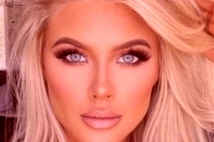 Kinsley, 21, a platinum blonde amber-eyed european companion based in Shadow Hills. Offering Striptease, Dinner Date, Massage. Available for incall and outca...