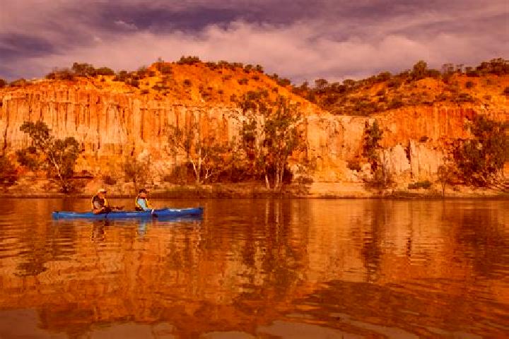 Kinsley, 21 — Escort in Black River, Australia