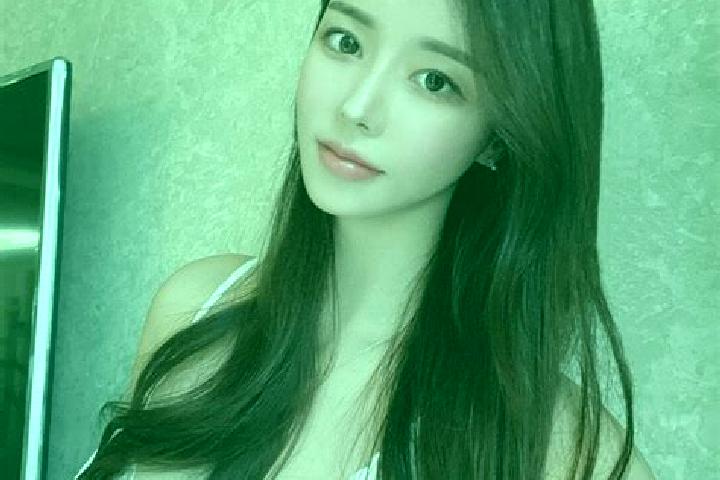 Kinsley, 21 — Escort in Haeje, South Korea