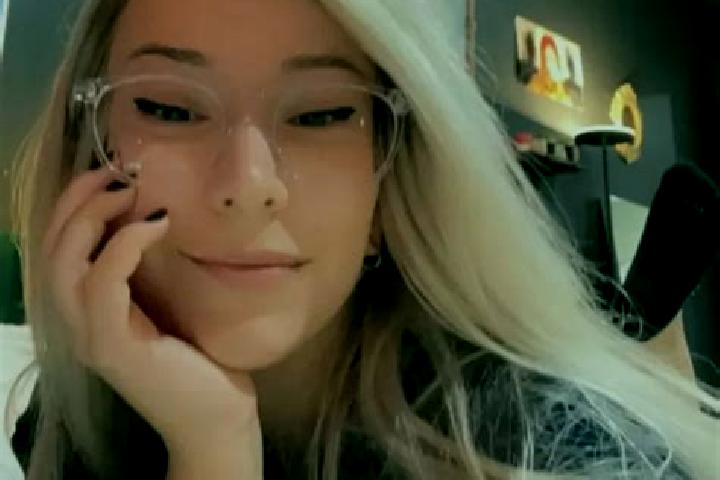 Kinsley, 22, a blonde grey-eyed mediterranean companion based in Novo Horizonte do Oeste. Offering Massage, CIM, Dinner Date, Party Girl. Available for incal...