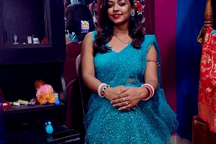 Kinsley, 22 — Escort in Teliamura, India