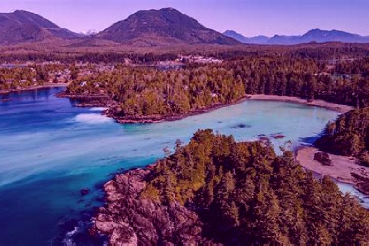 Kinsley, 22 — Escort in Ucluelet, Canada
