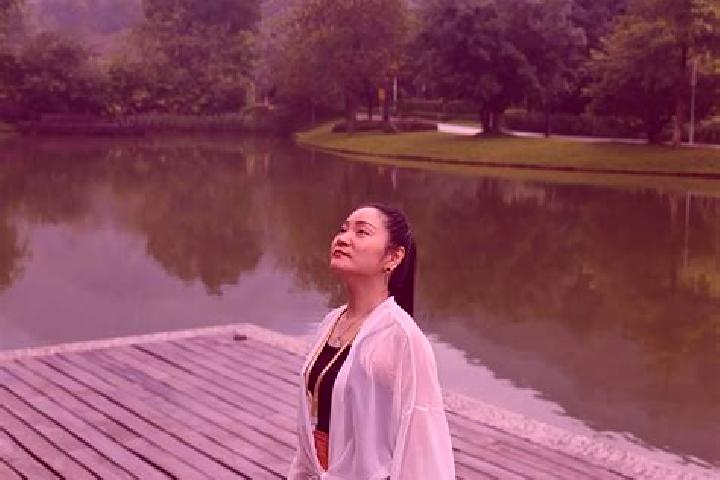 Kinsley, 23 — Escort in Luofu, China