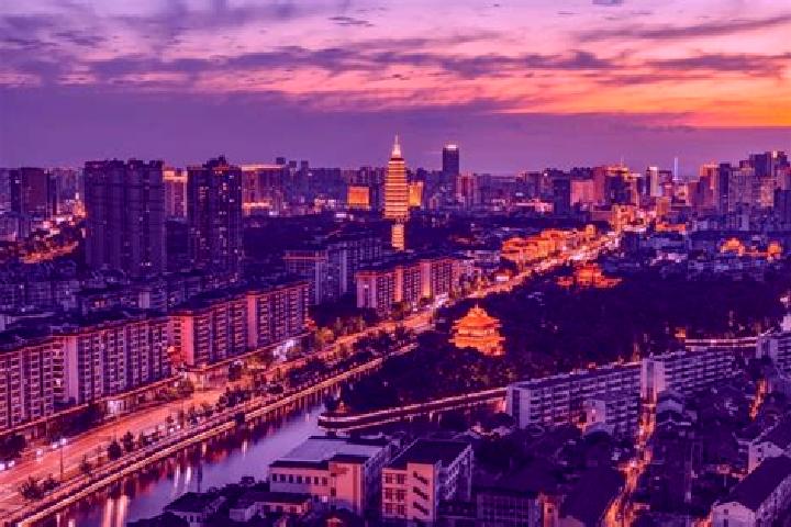 Kinsley, 23 — Escort in Tengzhou, China