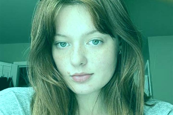 Kinsley, 24, a red brown-eyed mediterranean companion based in Villa de Ves. Offering Deep French Kissing, Massage, GFE, Party Girl. Available for incall and...